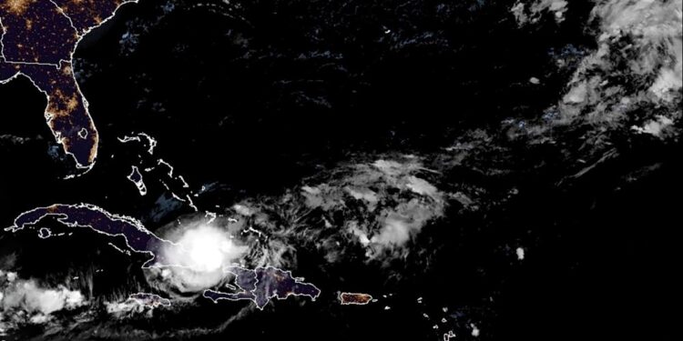 La tormenta tropical Rafael amenaza varias provincias de Cuba y se dirige a EEUU.