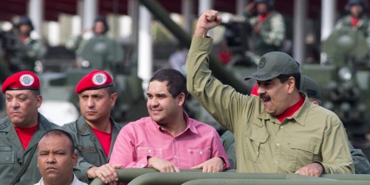 Venezuela mantiene expectativa por los resultados de las elecciones de hoy