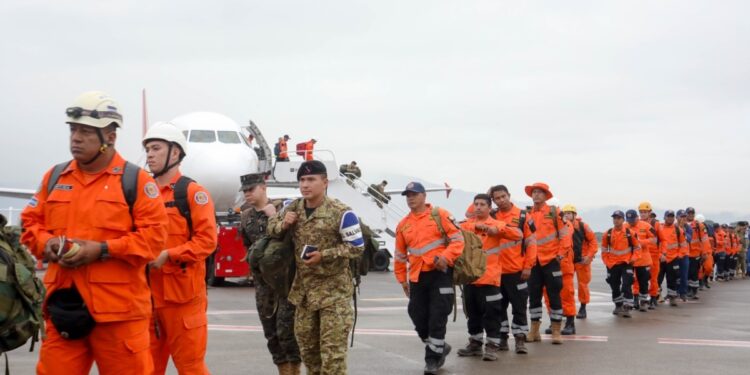 El Salvador envía ayuda humanitaria a Costa Rica, afectada por torrenciales lluvias