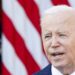 Juez de EEUU falla contra programa de Biden para legalización de cónyuges inmigrantes