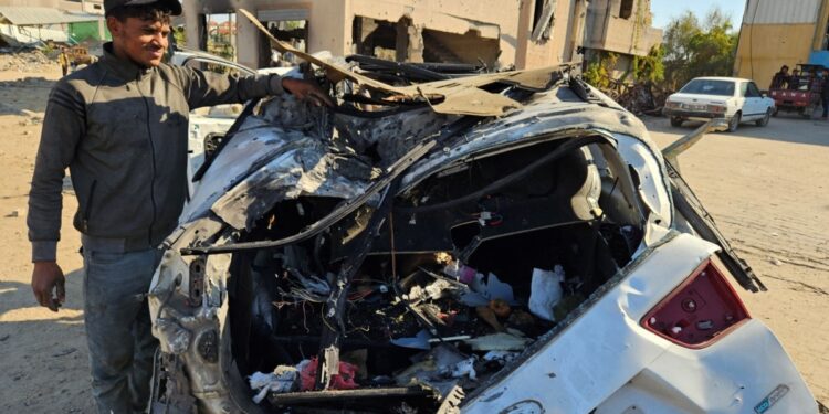 Israel ataca vehículo de trabajadores de organización benéfica; hay cinco muertos