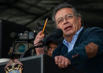 Petro pide a Biden indultar a excabecilla de las FARC en un espíritu humanitario