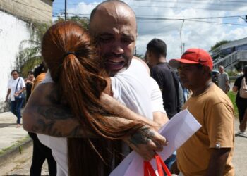 Machado y González exigen justicia real y libertad de todos los presos políticos tras excarcelaciones