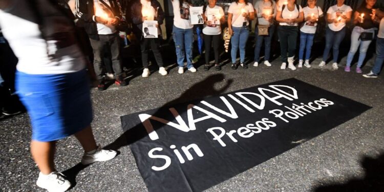 Familias claman libertad para detenidos por el régimen de Maduro durante protestas