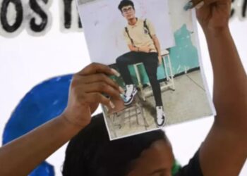 Fiscal chavista revisaría casos de menores presos tras acusarlos de criminales