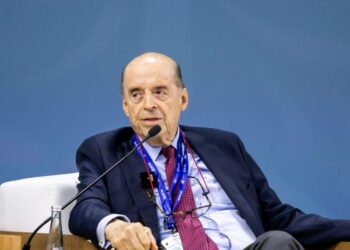 Procuraduría destituye e inhabilita a excanciller de Colombia