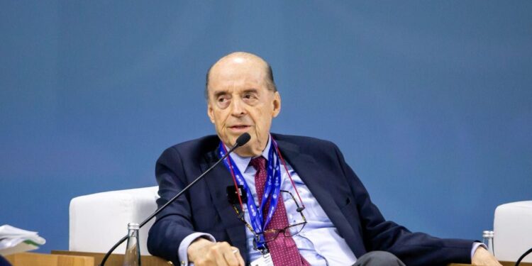 Procuraduría destituye e inhabilita a excanciller de Colombia