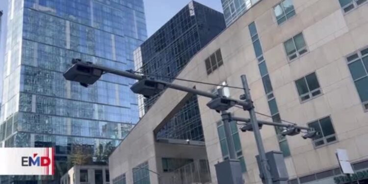 Nueva York activa peaje que busca combatir la congestión vial