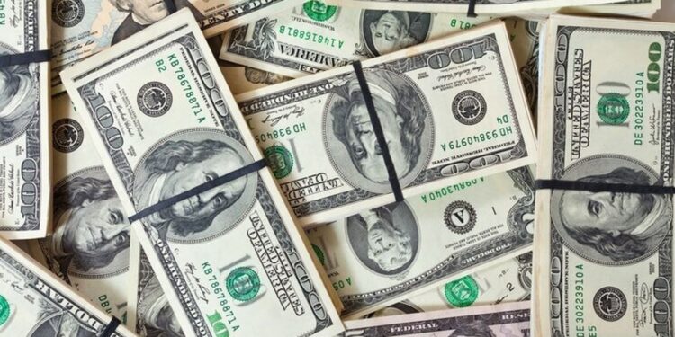 La brecha cambiaria en Argentina se mantiene en 10%, este lunes 18 de noviembre