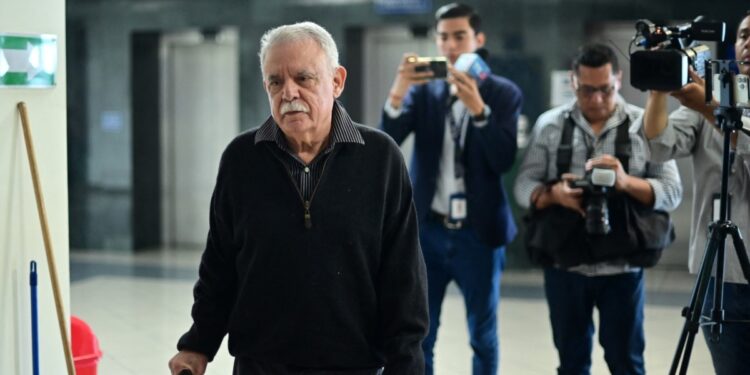 Abren juicio a expresidente Cristiani y 9 militares imputados en matanza de sacerdotes