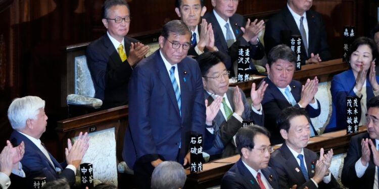 El parlamento de Japón reelige a Ishiba como primer ministro en medio de una crisis