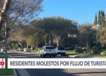 Mansión de la familia Menéndez se convierte en atracción turística de Beverly Hills