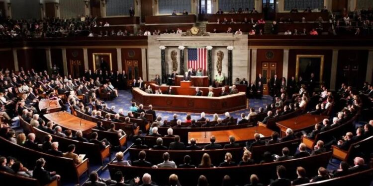 Cámara de Representantes de EEUU aprueba «Ley Bolívar» que veta contratos con ligados a gobierno de Maduro