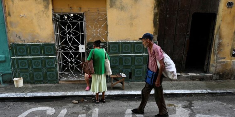 Cuba sube cinco veces el valor de los impuestos por compra y venta de casas