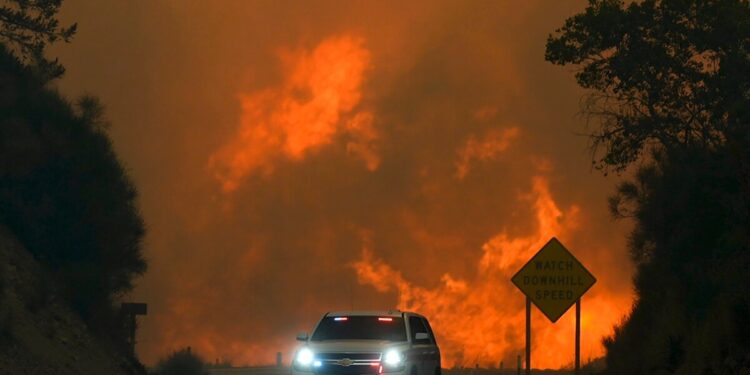 California nuevamente está en emergencia por incendios forestales que ya afectan miles de hectáreas