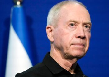 Yoav Gallant: Netanyahu destituye a su popular ministro de Defensa