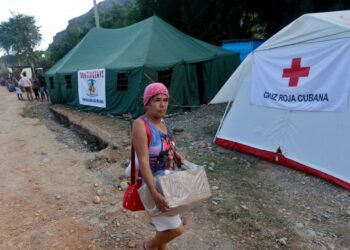 Casi 70.000 evacuados por amenaza de inundaciones en Cuba