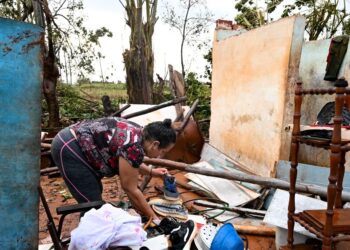 Cubanos en el exilio alzan la voz en las redes sociales para visibilizar el caos en la isla