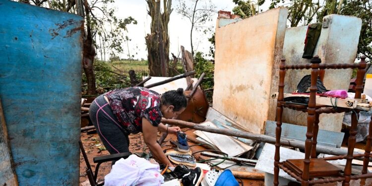 Cubanos en el exilio alzan la voz en las redes sociales para visibilizar el caos en la isla