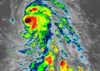 El huracán Rafael abandona Cuba dejando fuertes lluvias, vientos y marejadas