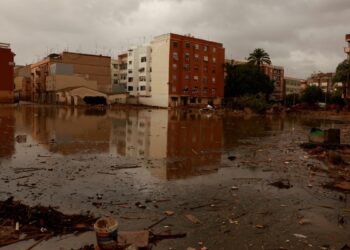 Nuevas tormentas obligan a cerrar escuelas y cancelar trenes en España