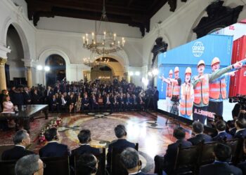 Presidente Xi Jinping inaugura megapuerto chino en Perú
