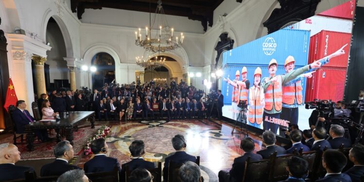 Presidente Xi Jinping inaugura megapuerto chino en Perú