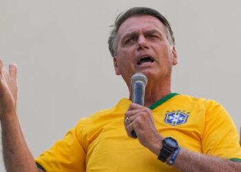 Acusan al expresidente Jair Bolsonaro y asesores por intento de golpe en Brasil en 2022