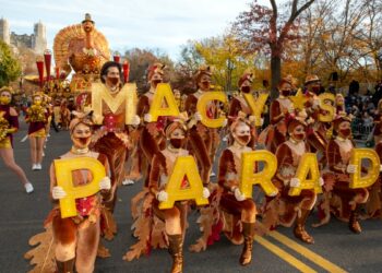 Un siglo después de su primer recorrido por Manhattan se realiza el desfile del Día de Acción de Gracias de Macy’s
