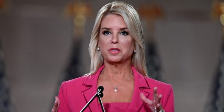 El ex legislador republicano por Florida, Matt Gaetz, se retira de la nominación
para fiscal general.