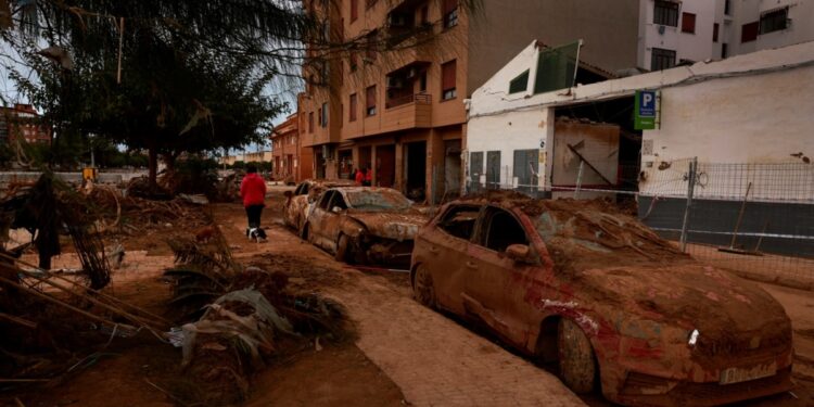 En fotos | Valencia, España, se prepara para posibles nuevas tormentas