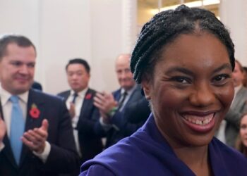 Partido Conservador británico elige a Kemi Badenoch como su nueva líder tras derrota electoral