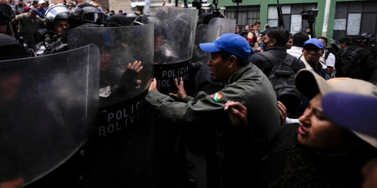 Tribunal de Bolivia desconoce a Evo Morales como líder del partido de gobierno, se dificulta candidatura