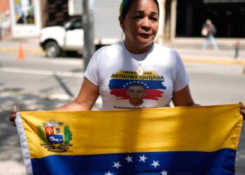 Venezuela continúa debatiéndose entre las acusaciones del oficialismo y la defensa del voto de la oposición