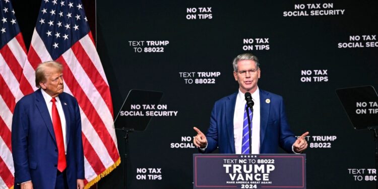 Donald Trump continúa con reuniones en su residencia de Mar-A-Lago en Florida considerando candidatos para completar su equipo de gobierno