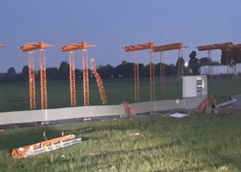 Avión de carga golpeó una torre del sistema guía de aterrizajes en aeropuerto de Bogotá 