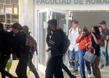 Lanzan lacrimógenas durante las elecciones estudiantes de la UCV