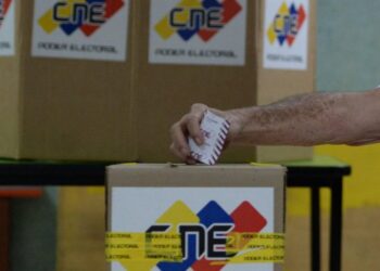 El chavismo llama a otra votación en Venezuela tras presidenciales: elegirá a 30.000 “jueces de paz”