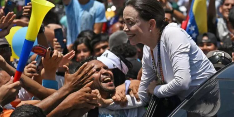 María Corina Machado recibe Medalla de la Democracia de la Asociación de Consultores Políticos