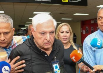 Juicio contra dos expresidentes panameños se aplaza para 2025