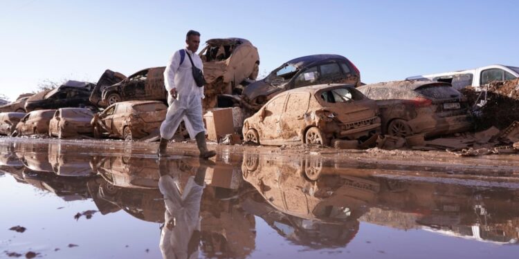 Se avecina otra tormenta sobre ciudades españolas afectadas por inundaciones