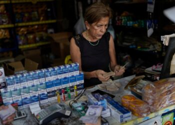 Canasta alimentaria cuesta $539. Ecuador reconoce a González.