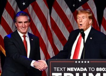 Trump elige a Doug Burgum como secretario de Interior