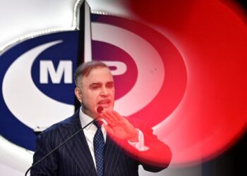 Fiscalía revisará casos de 225 presos políticos. Y más.