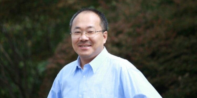 Tribunal chino condena a siete años de cárcel a periodista acusado de espionaje, según su familia