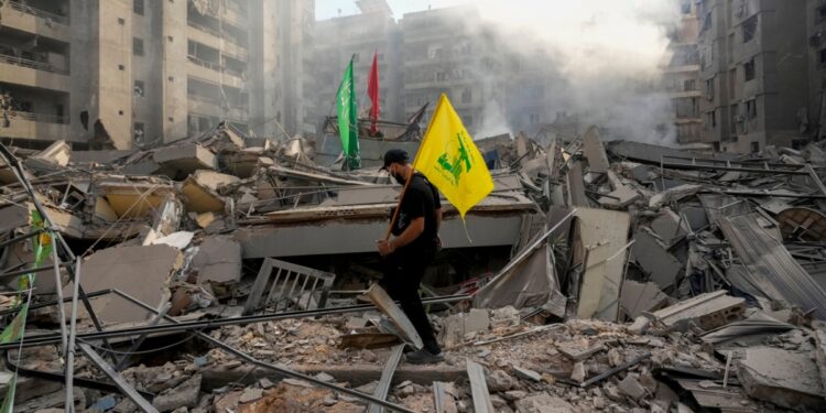 Al menos 77 muertos en Líbano y Gaza dejan bombardeos de Israel