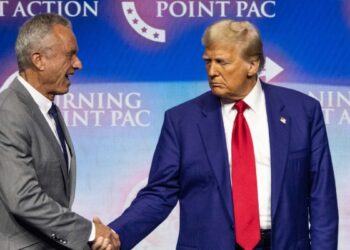 Trump nomina a abogado anti-vacunas para dirigir la salud del país