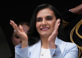 La vicepresidenta ecuatoriana Verónica Abad, suspendida por Daniel Noboa, denuncia persecución