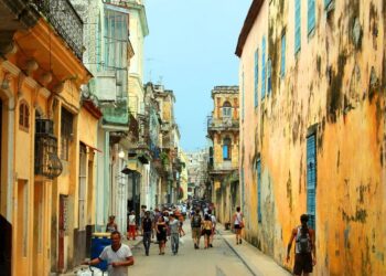 En Cuba el turismo también se desploma, revela informe