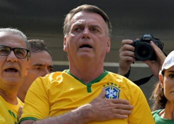 Jair Bolsonaro llama a pacificación en Brasil tras ataques al Supremo que dejan un fallecido